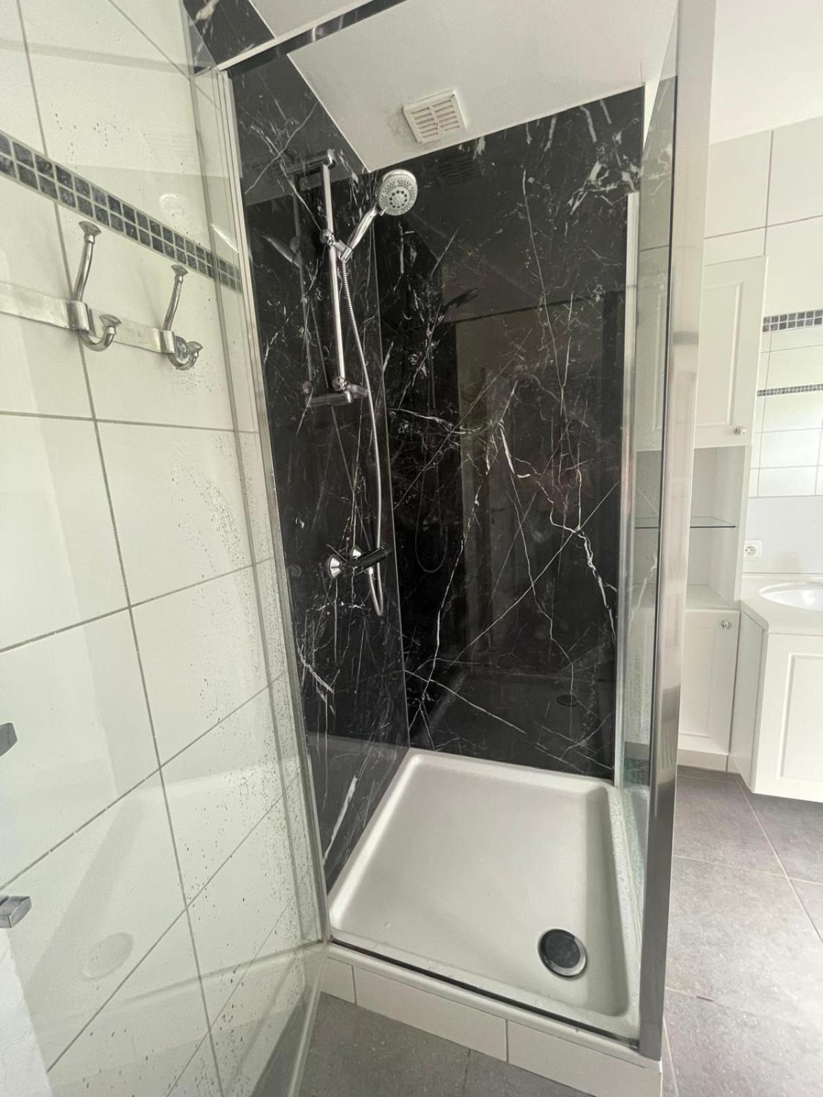 Le Gite Du Vieux Chene Bertogne Exteriör bild